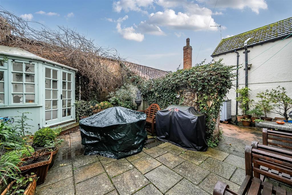 Rear Courtyard