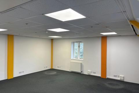 Office to rent, High St Great Missenden HP16 0AN