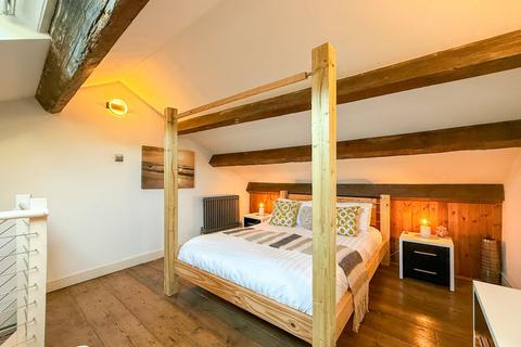 2 bedroom terraced house for sale, Huddersfield Road, Holmfirth HD9