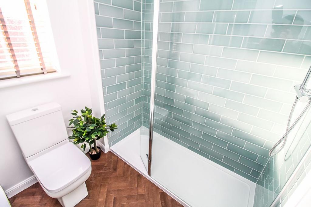 Family Bathroom.