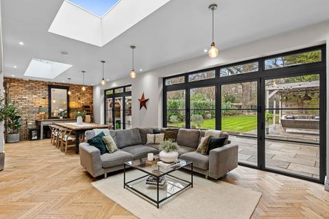 4 bedroom detached house for sale, Cromwell Road, Worcester Park KT4