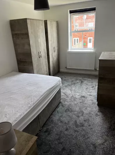 En Suite Room in Shared House, Horton Drive