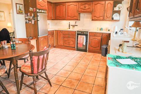 4 bedroom detached bungalow for sale, The Fairway, Burbage, Hinckley