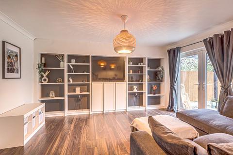 4 bedroom terraced house for sale, Queens Road, Basildon, SS15