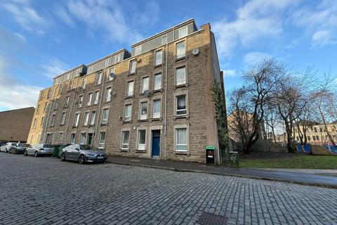 8 Malcolm Street 2/L, ,
