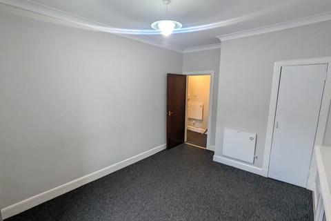 1 bedroom flat to rent, 8 Malcolm Street 2/L, ,