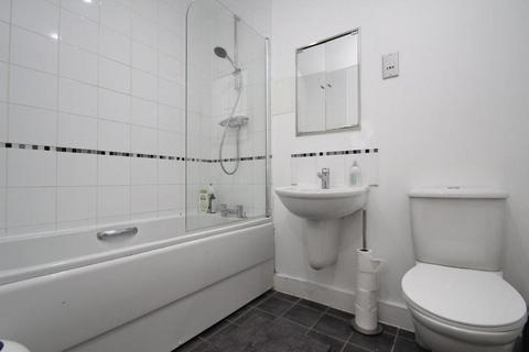 1 bedroom flat to rent, Marmara Apartments, Western Gateway, Royal Victoria Docks, London, E16 1AJ