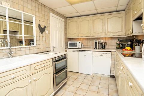 4 bedroom detached house for sale, Birling Drive, Putteridge, Luton, Bedfordshire, LU2 8JA
