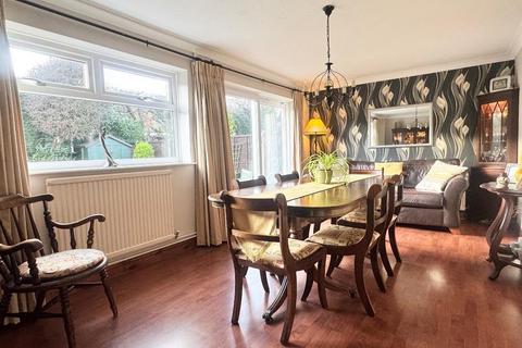 4 bedroom detached house for sale, Birling Drive, Putteridge, Luton, Bedfordshire, LU2 8JA
