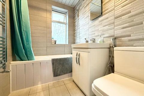 3 bedroom semi-detached house for sale, Wingate Road, Leagrave, Luton, Bedfordshire, LU4 8PP