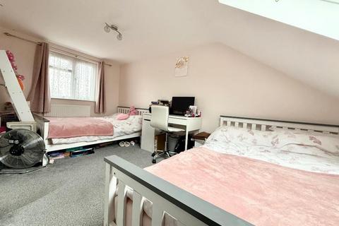 3 bedroom semi-detached house for sale, Wingate Road, Leagrave, Luton, Bedfordshire, LU4 8PP
