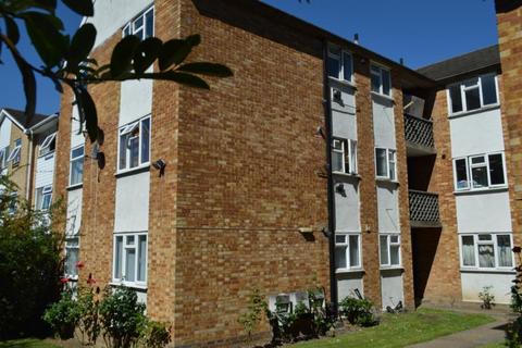 2 bedroom flat to rent, Edgeworth Road, Barnet, Barnet, London, EN4 9AB
