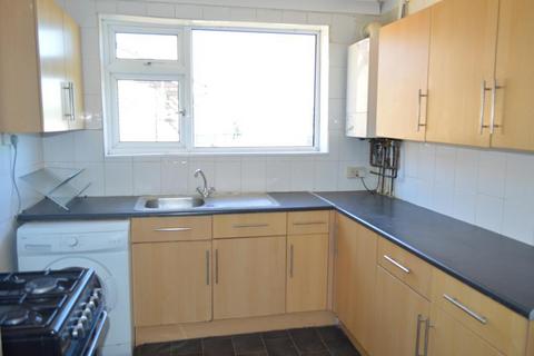 2 bedroom flat to rent, Edgeworth Road, Barnet, Barnet, London, EN4 9AB