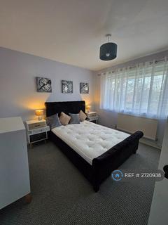2 bedroom flat to rent, Prospect Road, Farnborough, GU14