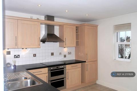 2 bedroom flat to rent, Martell Road, London, SE21
