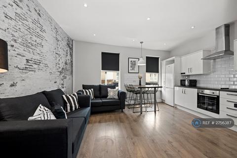 4 bedroom flat to rent, Hills Road, Cambridge, CB2
