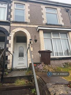 3 bedroom semi-detached house to rent, Commercial Street, Aberbargoed, Bargoed, CF81