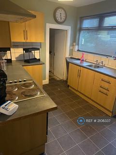 3 bedroom semi-detached house to rent, Commercial Street, Aberbargoed, Bargoed, CF81