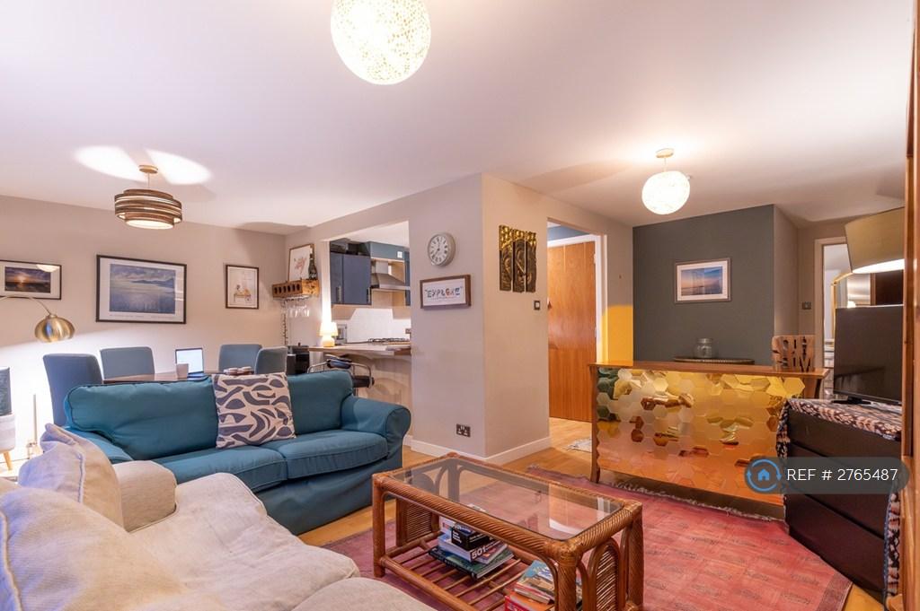 Open Plan - Livingroom, Dining &amp; Kitchen