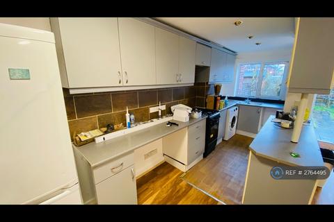 4 bedroom end of terrace house to rent, Salem Street, Southampton, SO15