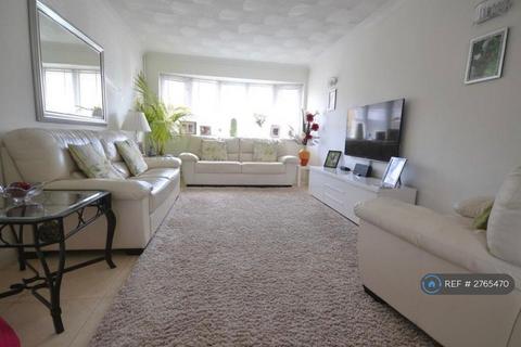 undefined, Hampshire Gardens, Linford, Stanford-Le-Hope, SS17