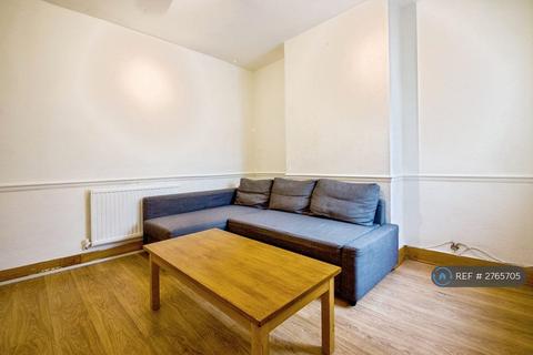 3 bedroom terraced house to rent, Stirling Road, London, E13