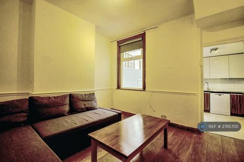 3 bedroom terraced house to rent, Stirling Road, London, E13