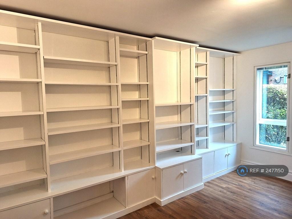 Bookshelves Detail