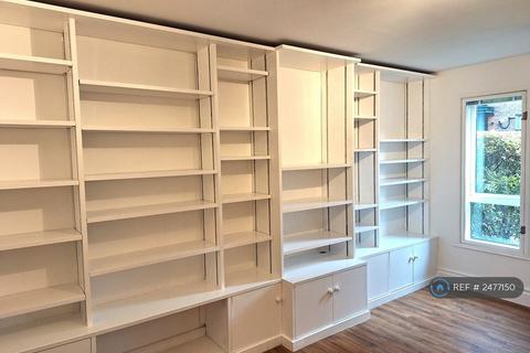 3 bedroom flat to rent, Kempton Court, London, E1