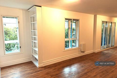 3 bedroom flat to rent, Kempton Court, London, E1