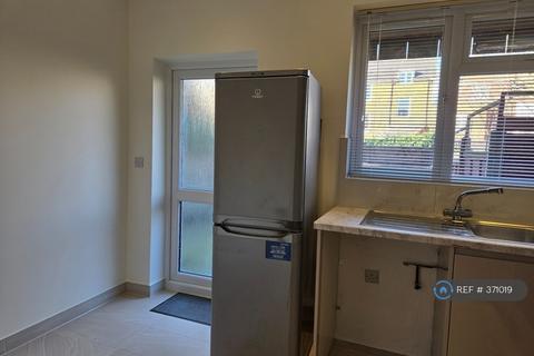 1 bedroom flat to rent, Ewart Grove, London, N22