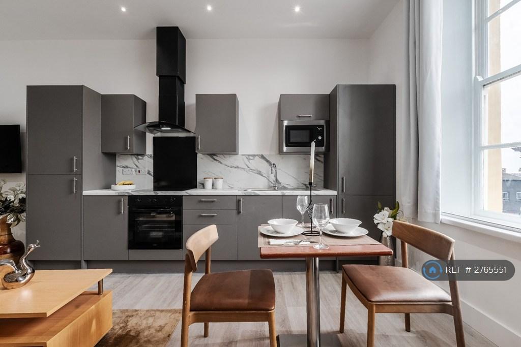 Dining/Kitchen