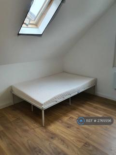 Studio to rent, London Road, Isleworth, TW7