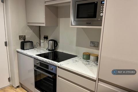 2 bedroom flat to rent, Churchway, Aylesbury, HP17