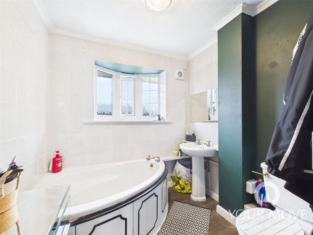 En-Suite Bathroom