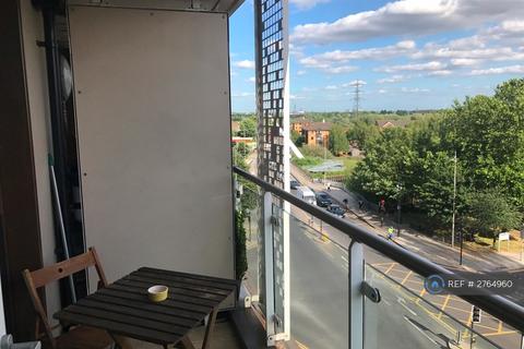 1 bedroom flat to rent, Ferry Lane, London, N17