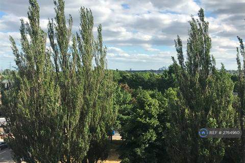 1 bedroom flat to rent, Ferry Lane, London, N17