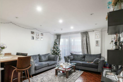 2 bedroom flat for sale, Greary Court, London N9