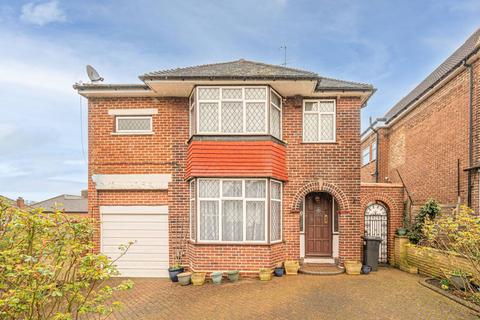 3 bedroom detached house for sale - Tintern Gardens, Southgate, London, N14