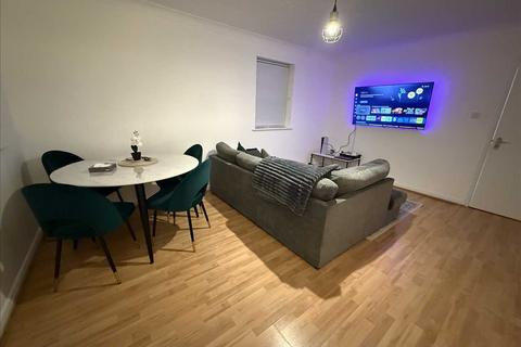 2 bedroom apartment to rent, Old Dickens Heath Road, Solihull