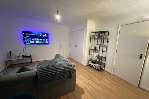 2 bedroom apartment to rent, Old Dickens Heath Road, Solihull