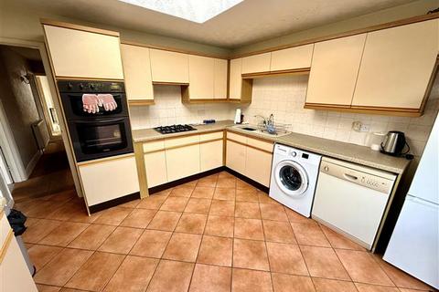 undefined, Pratton Avenue, Lancing, West Sussex, BN15 9NU