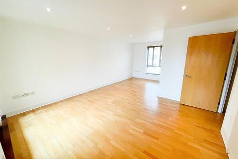 2 bedroom apartment to rent, Lockside Marina, Chelmsford