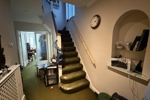 5 bedroom property for sale, Salmon Street, London, NW9