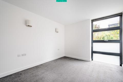3 bedroom terraced house for sale, Shacklewell Lane, London, E8 2BZ
