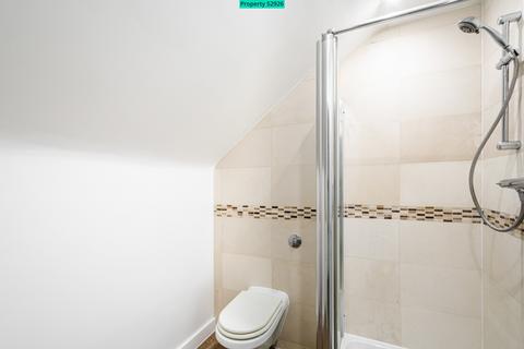 3 bedroom terraced house for sale, Shacklewell Lane, London, E8 2BZ