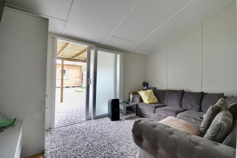 3 bedroom end of terrace house for sale, Straight Road, Romford RM3