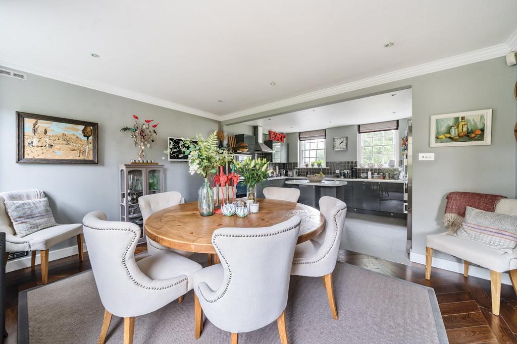 Kitchen/Dining Room