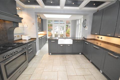 undefined, Cutenhoe Road, Luton, Bedfordshire, LU1
