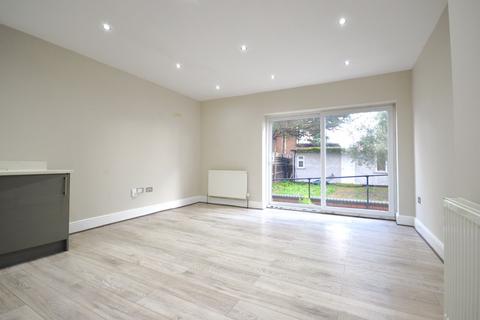 3 bedroom flat to rent, St. Dunstans Avenue, London W3 6QL